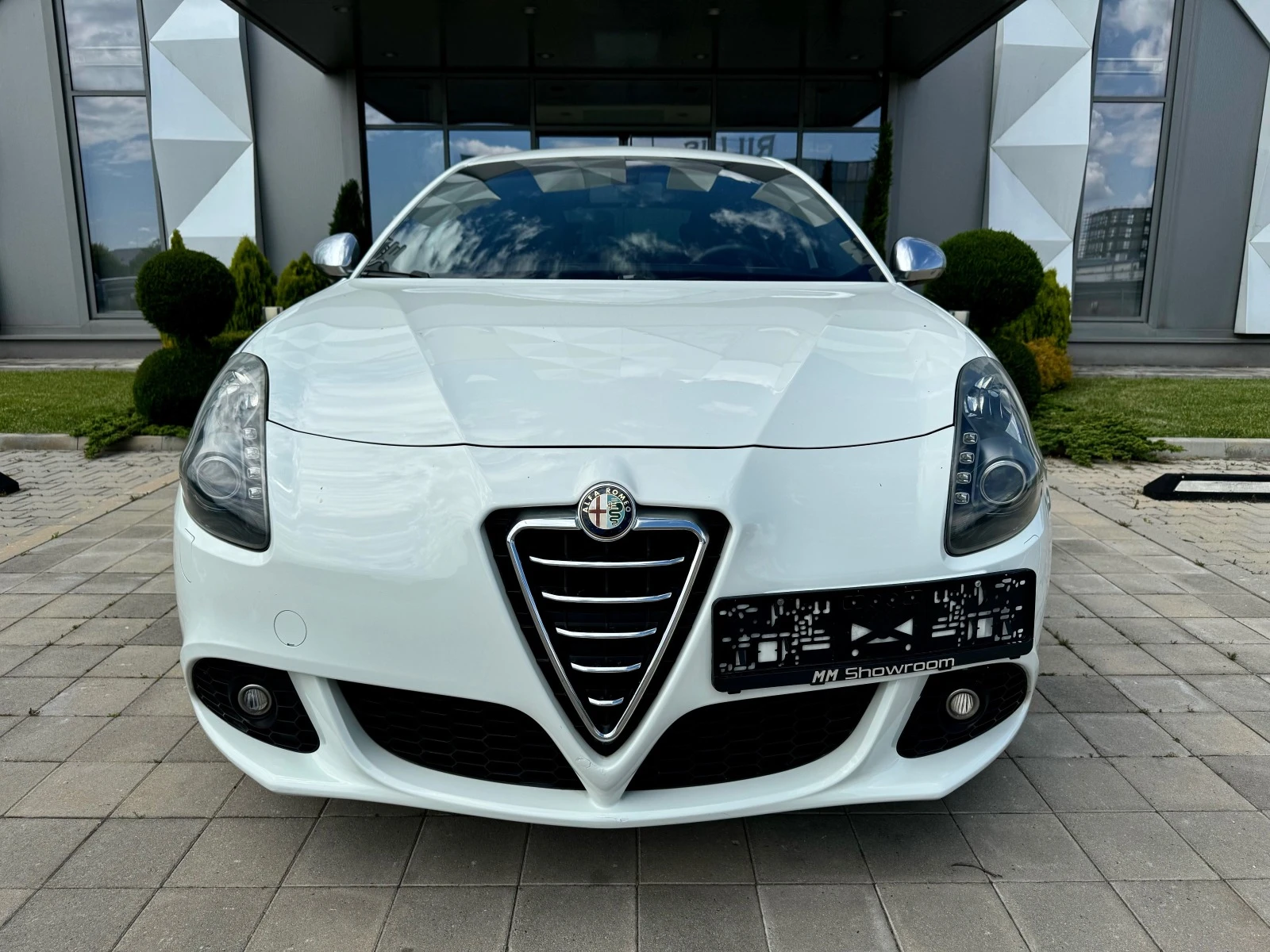 Alfa Romeo Giulietta 1.4-TURBO-ГАЗ.ИНЖЕКЦИОН-КЛИМАТРОНИК-АВТОПИЛОТ- - изображение 2