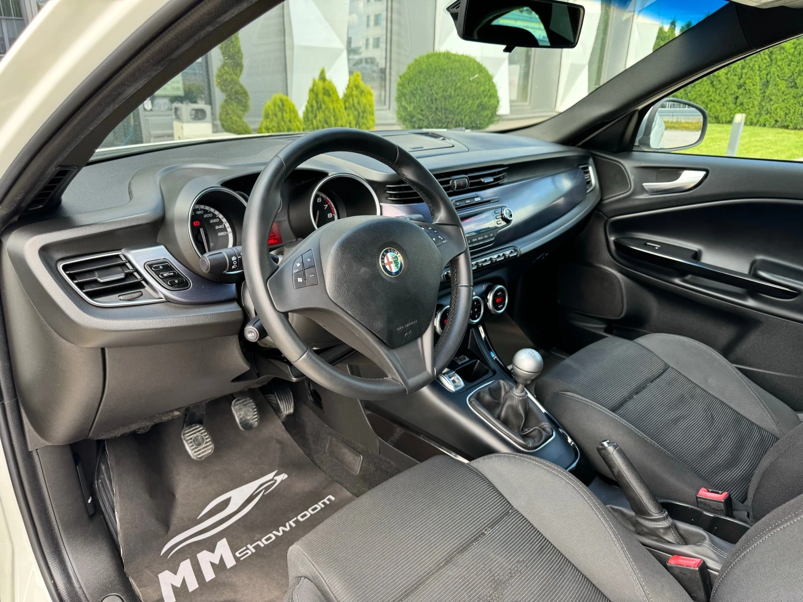 Alfa Romeo Giulietta 1.4-TURBO-ГАЗ.ИНЖЕКЦИОН-КЛИМАТРОНИК-АВТОПИЛОТ- - изображение 9