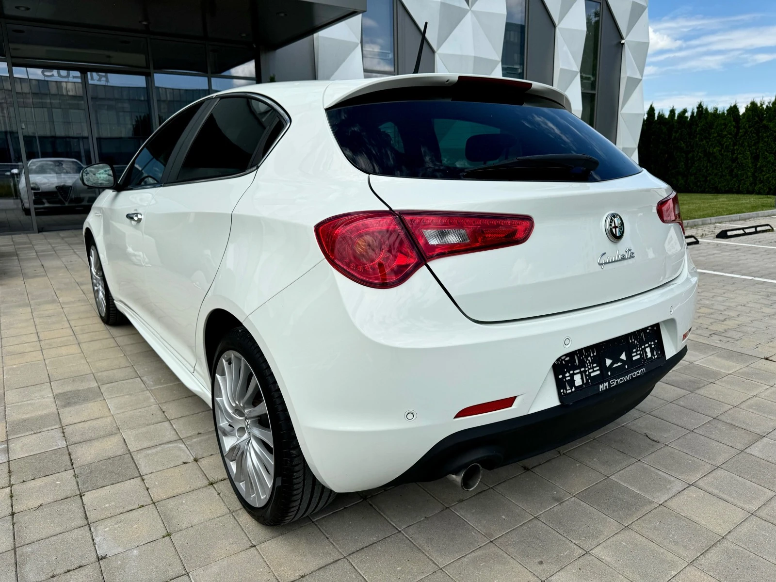 Alfa Romeo Giulietta 1.4-TURBO-ГАЗ.ИНЖЕКЦИОН-КЛИМАТРОНИК-АВТОПИЛОТ- - изображение 7