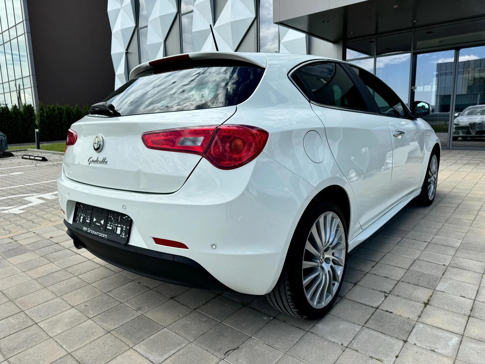 Alfa Romeo Giulietta 1.4-TURBO-ГАЗ.ИНЖЕКЦИОН-КЛИМАТРОНИК-АВТОПИЛОТ- - изображение 5