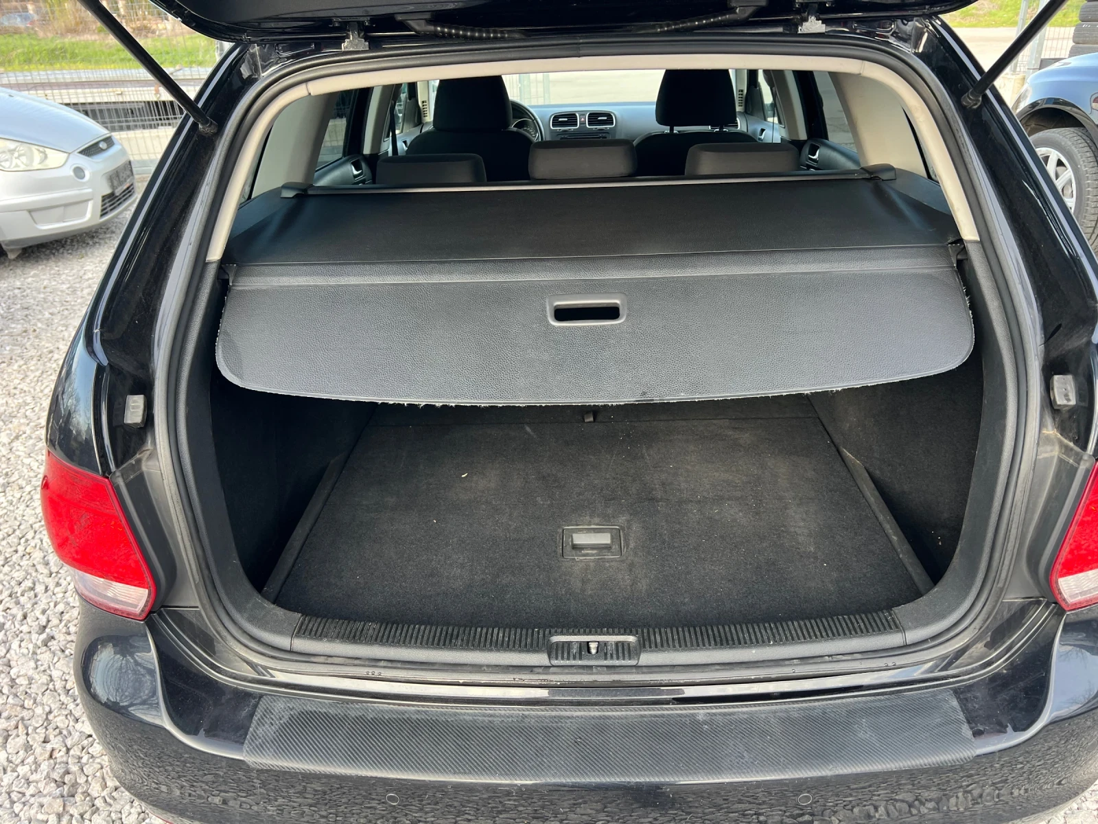 VW Golf 1.6 105 нави 2013г - изображение 8