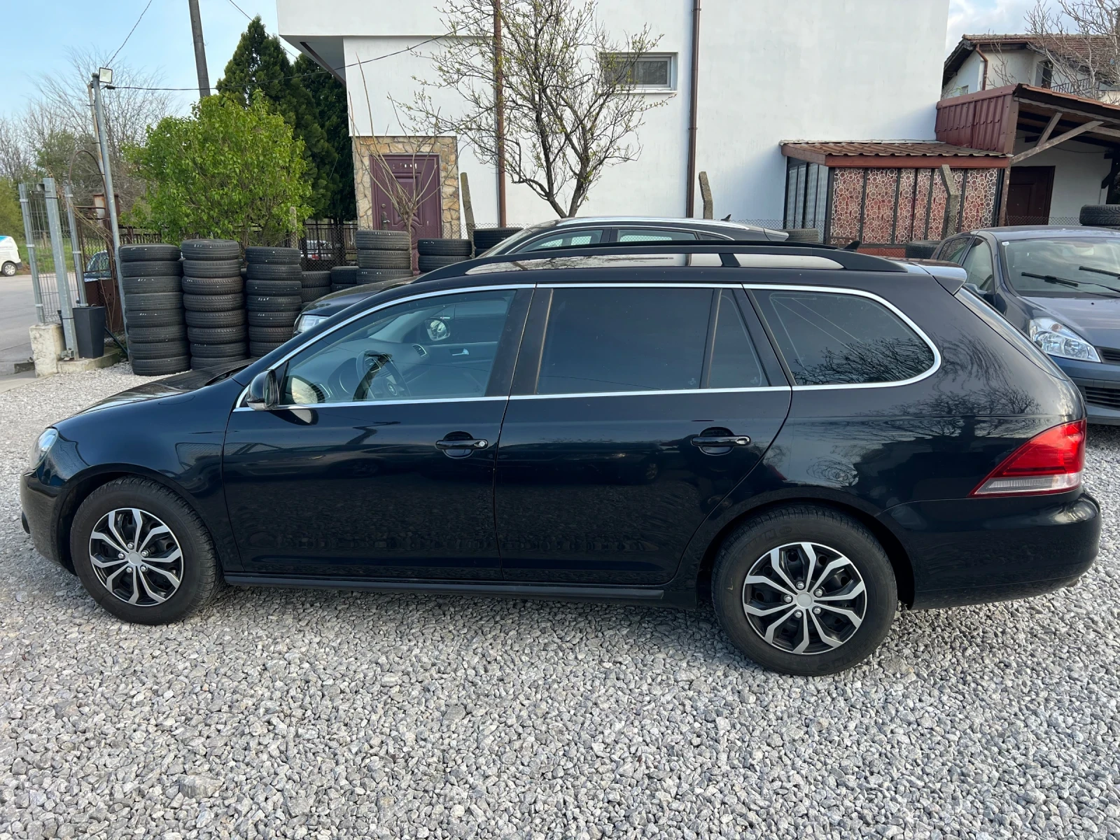 VW Golf 1.6 105 нави 2013г - изображение 4