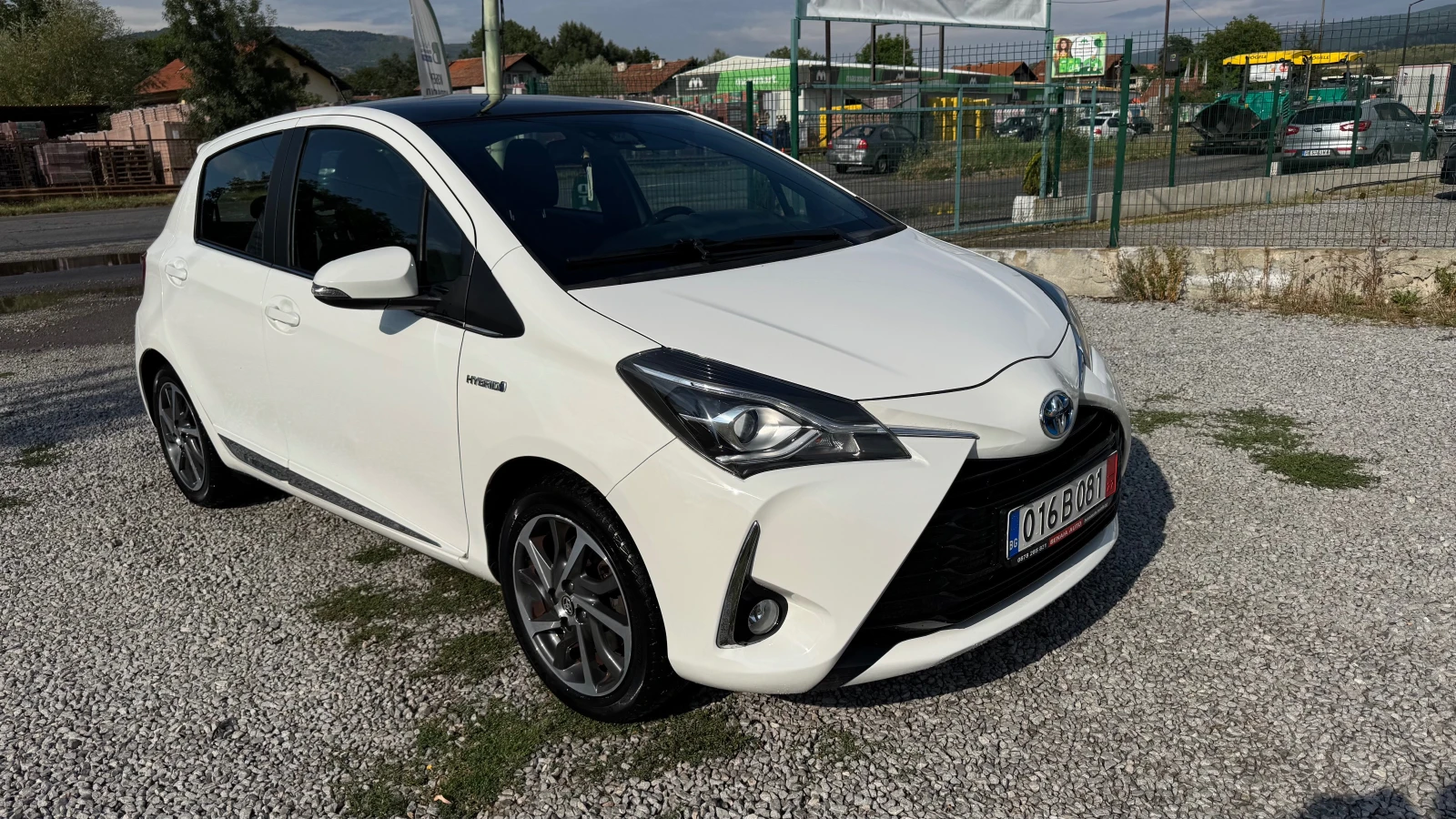 Toyota Yaris Avtomatik-Panorama-Distronc - изображение 2
