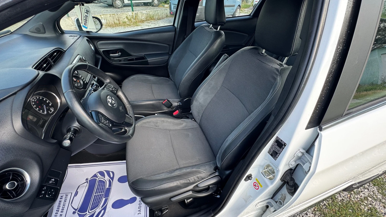 Toyota Yaris Avtomatik-Panorama-Distronc - изображение 8