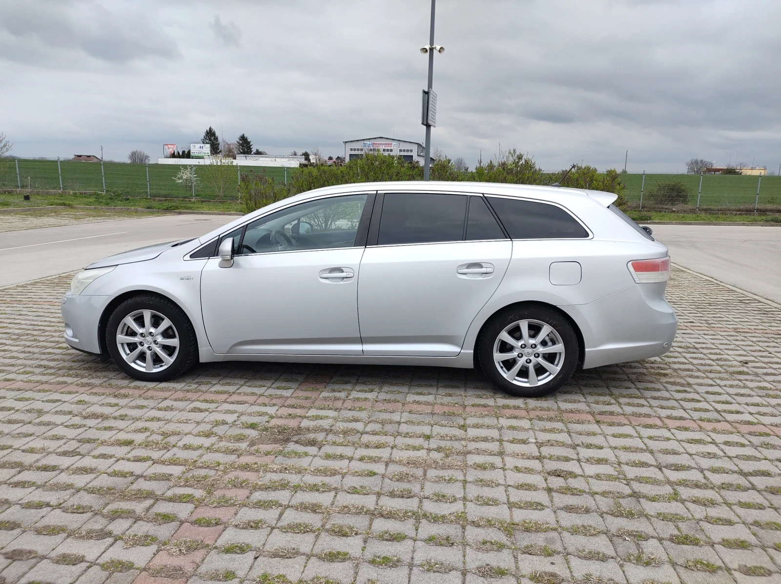 Toyota Avensis  - изображение 3