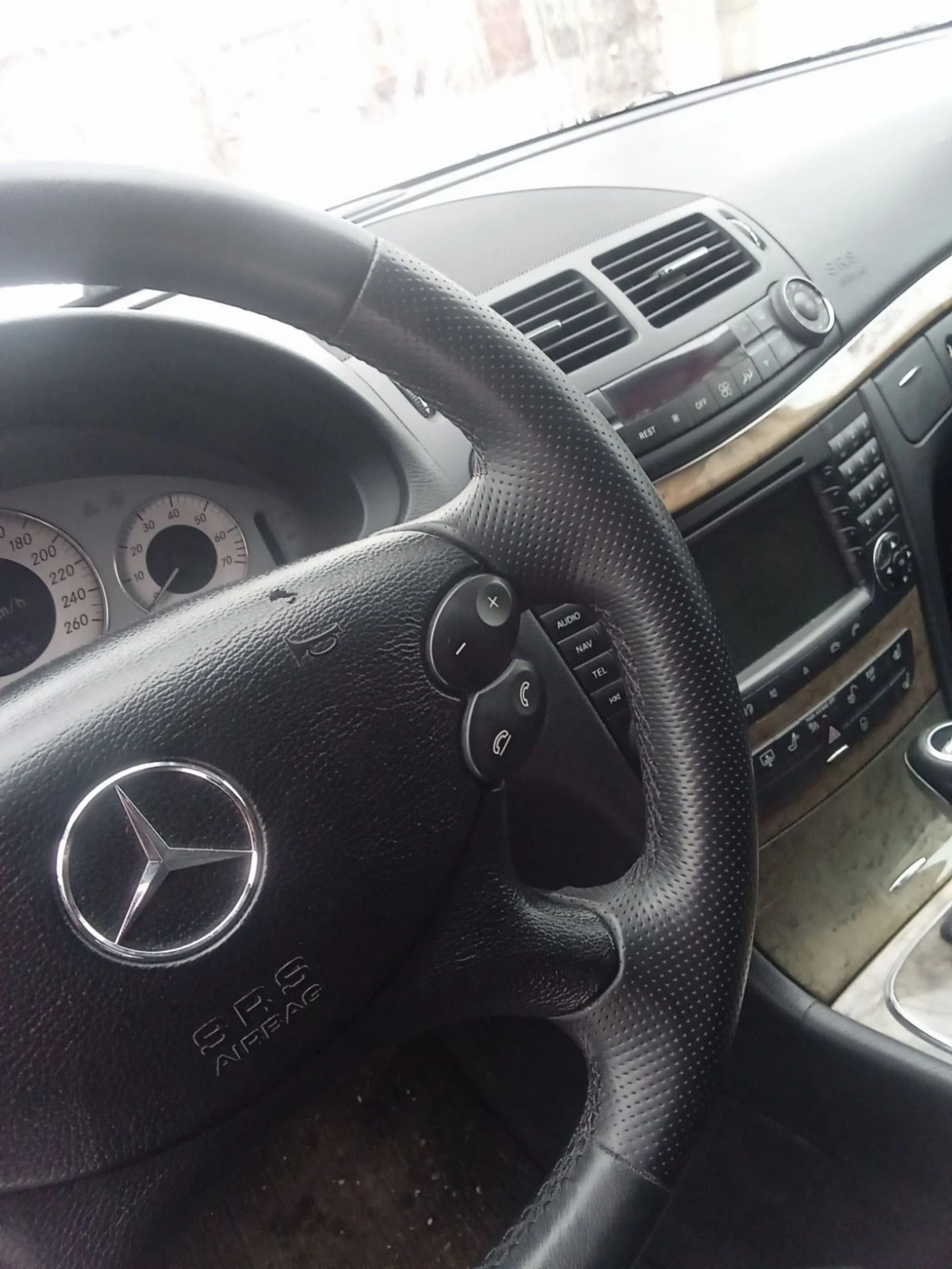 Mercedes-Benz E 500, снимка 9 - Автомобили и джипове - 54035073