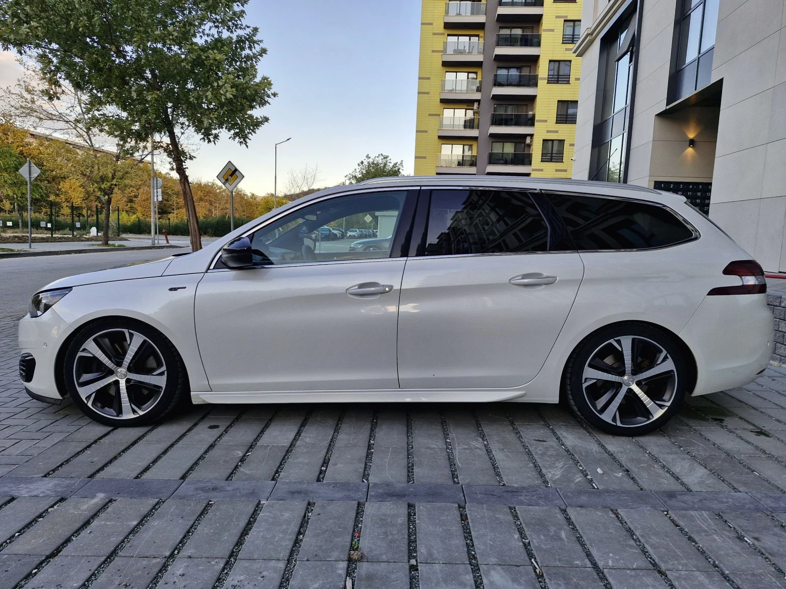 Peugeot 308 2.0 HDI GT, снимка 8 - Автомобили и джипове - 54088539