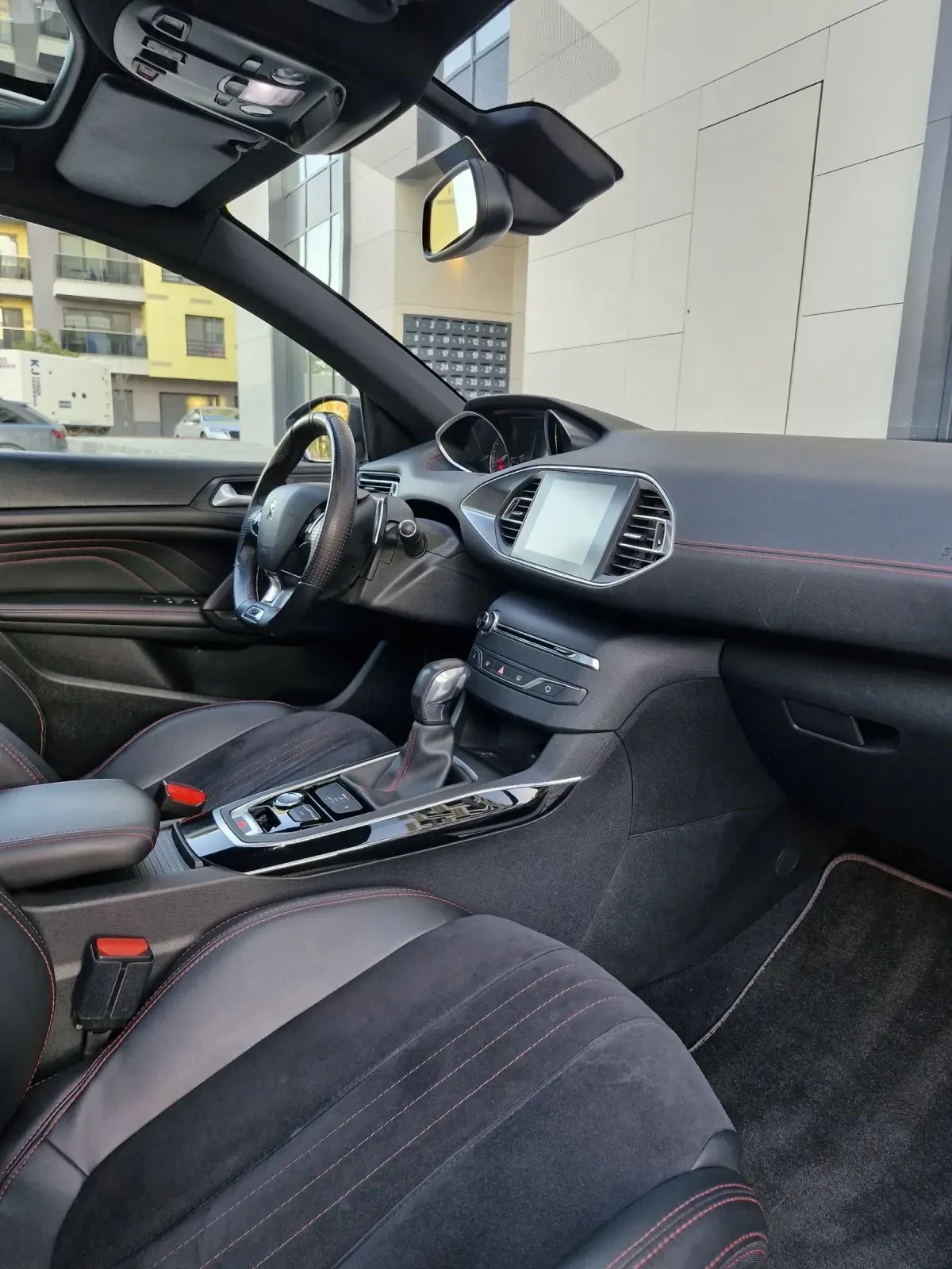 Peugeot 308 2.0 HDI GT, снимка 13 - Автомобили и джипове - 54088539