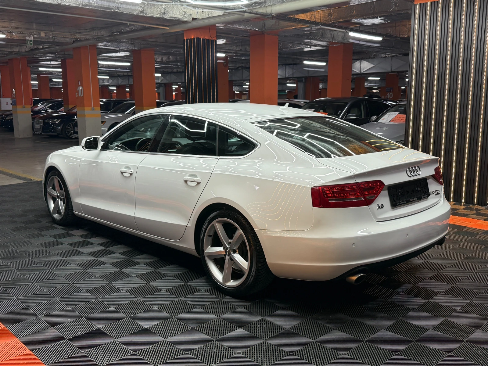Audi A5 Sportback 3.0TDI/Quattro/ГАРАНЦИЯ, снимка 5 - Автомобили и джипове - 55689328