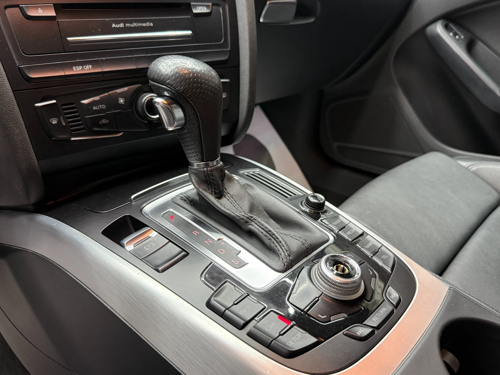 Audi A5 Sportback 3.0TDI/Quattro/ГАРАНЦИЯ, снимка 11 - Автомобили и джипове - 55689328