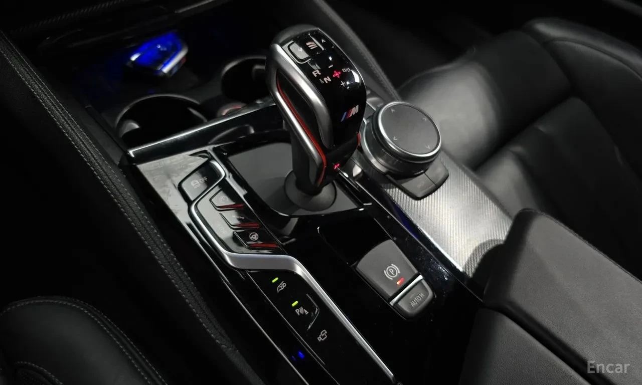 BMW M5  Sedan / ВСИЧКИ ЕКСТРИ ЗА МОДЕЛА / ЦЕНА ДО БГ , снимка 9 - Автомобили и джипове - 55949582