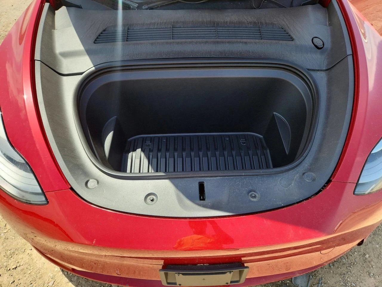 Tesla Model Y PERFORMANCE DUAL MOTOR AWD, снимка 11 - Автомобили и джипове - 56426731