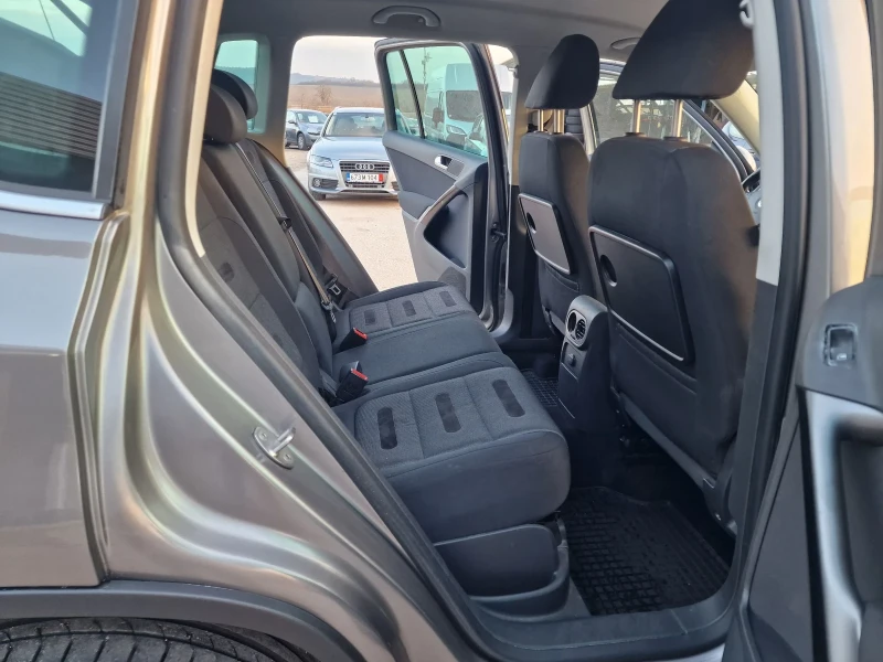 VW Tiguan 2.0TDI 4X4 DSG, снимка 13 - Автомобили и джипове - 47994060