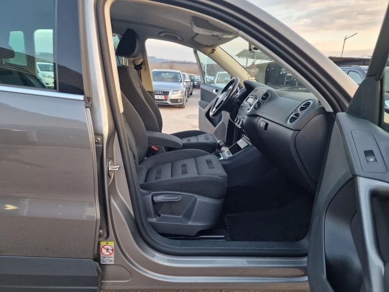 VW Tiguan 2.0TDI 4X4 DSG, снимка 11 - Автомобили и джипове - 47994060