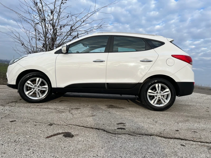 Hyundai IX35 1.6I 99000km КАТО НОВ, снимка 4 - Автомобили и джипове - 48789208