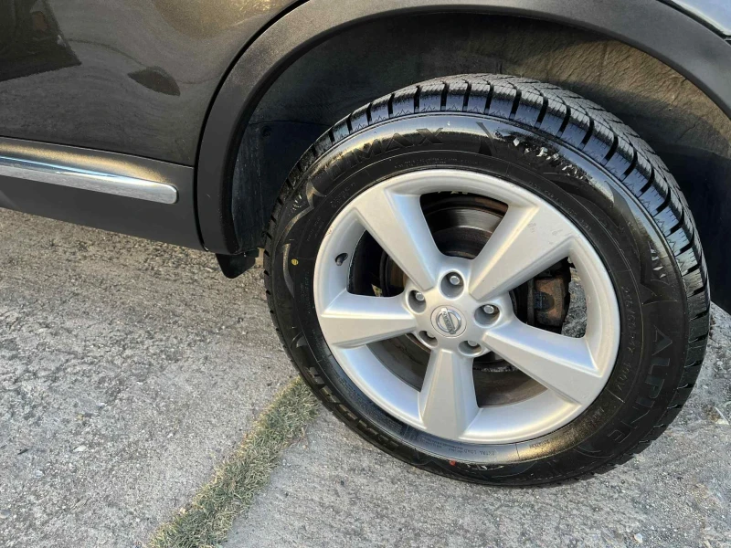 Nissan Qashqai, снимка 8 - Автомобили и джипове - 52553314