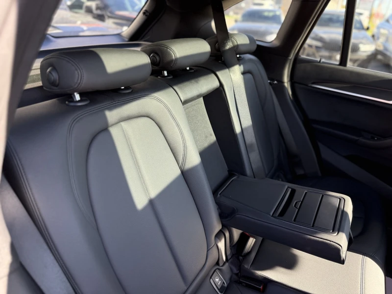 BMW X1 HEADUP* HARMAN* ПАНОРАМА* КАМЕРА* КОЖА* ПОДГРЕВ, снимка 12 - Автомобили и джипове - 52804983
