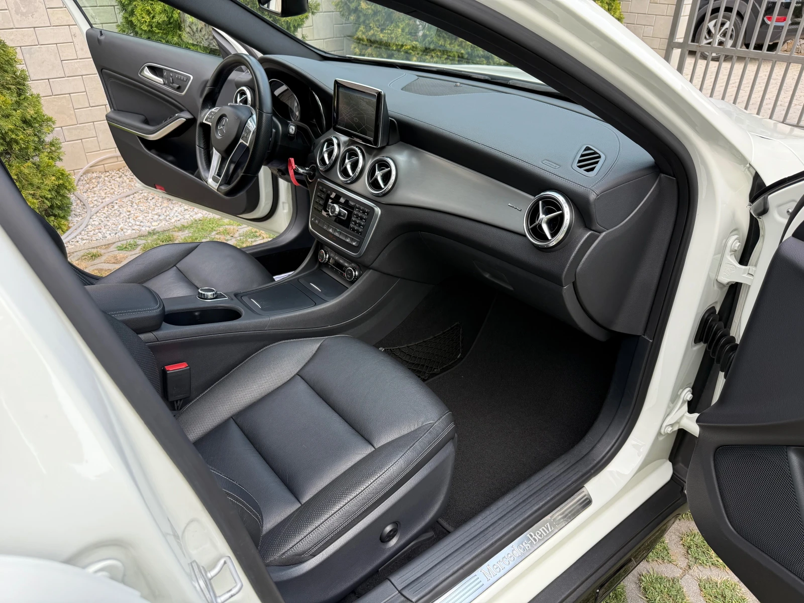 Mercedes-Benz GLA 250 4 MATIC* AMG* PANORAMA | Mobile.bg   11