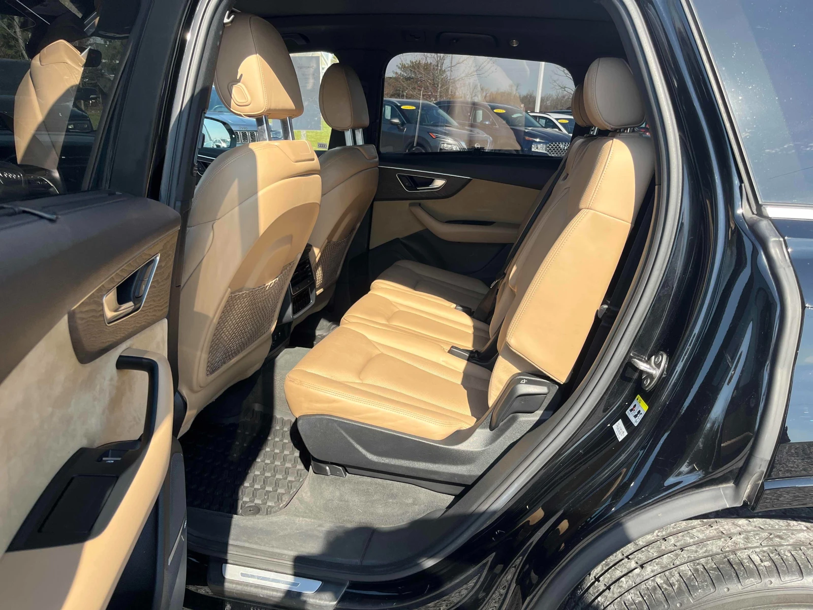 Audi Q7 55TFSI* MATRIX* S* LINE* ОБДУХВАНЕ* ДИСТРОНИК* , снимка 10 - Автомобили и джипове - 54151760