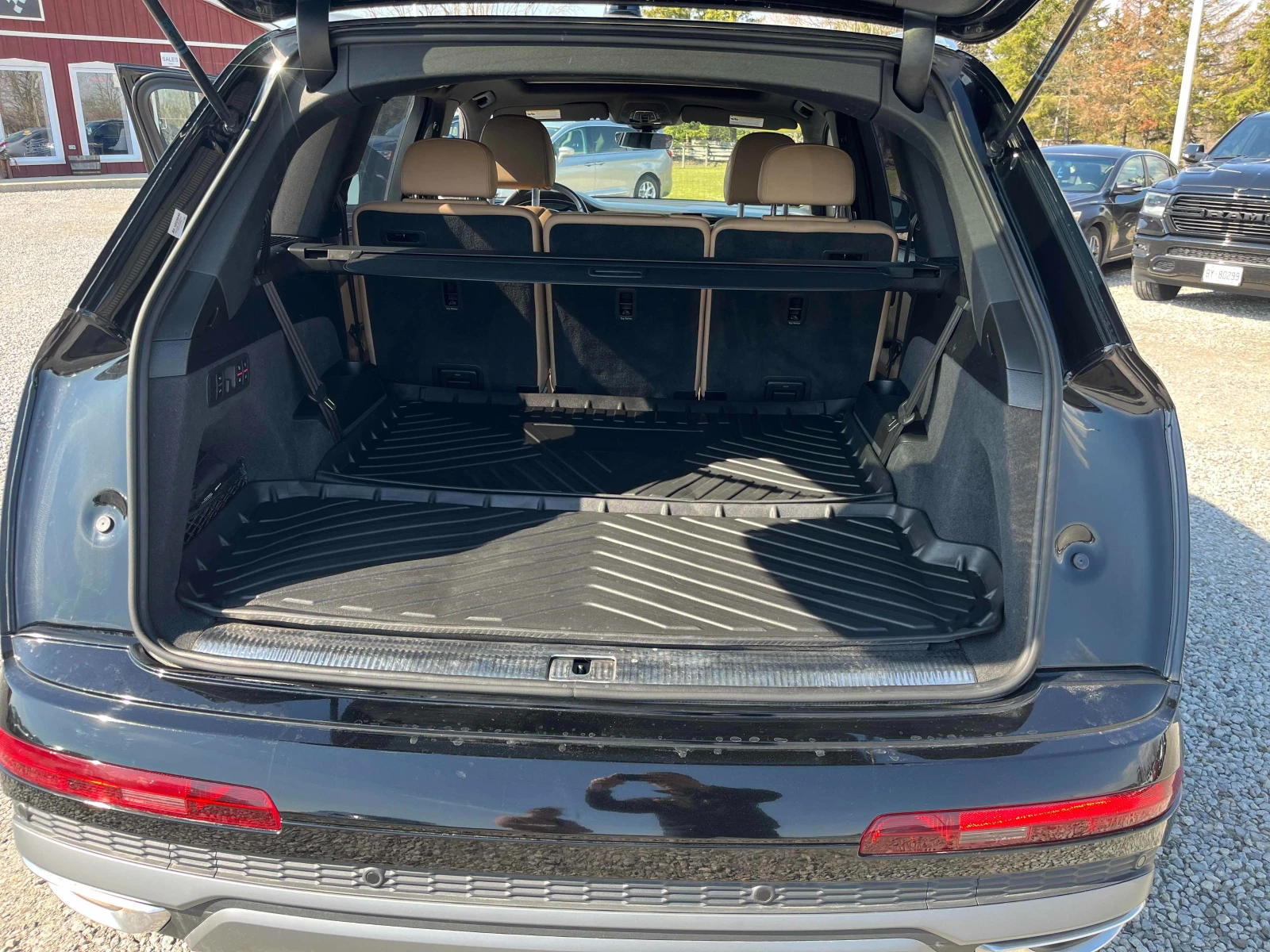 Audi Q7 55TFSI* MATRIX* S* LINE* ОБДУХВАНЕ* ДИСТРОНИК* , снимка 15 - Автомобили и джипове - 54151760