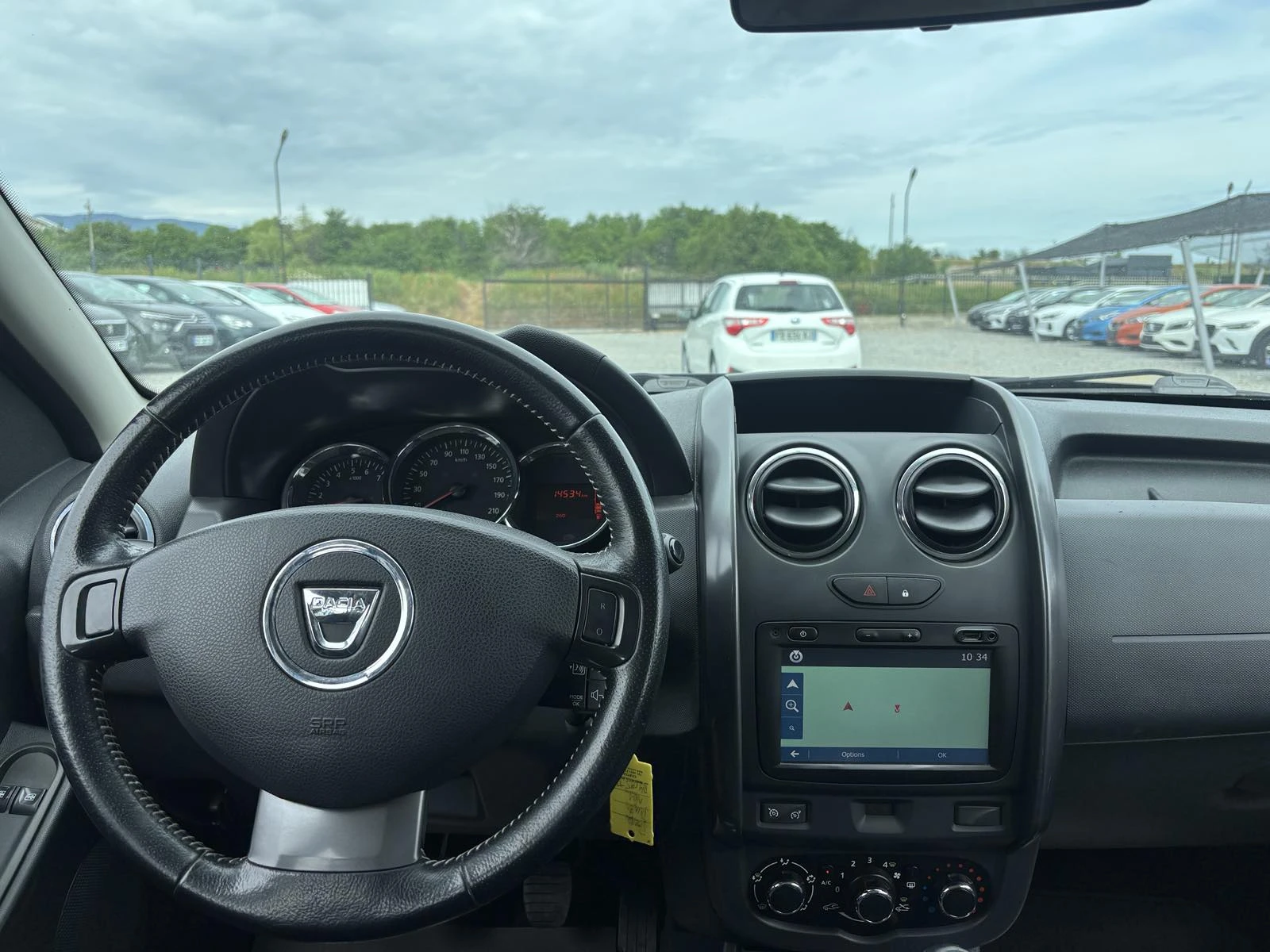 Dacia Duster 1.5, 4X4, Нов внос, снимка 13 - Автомобили и джипове - 54602682