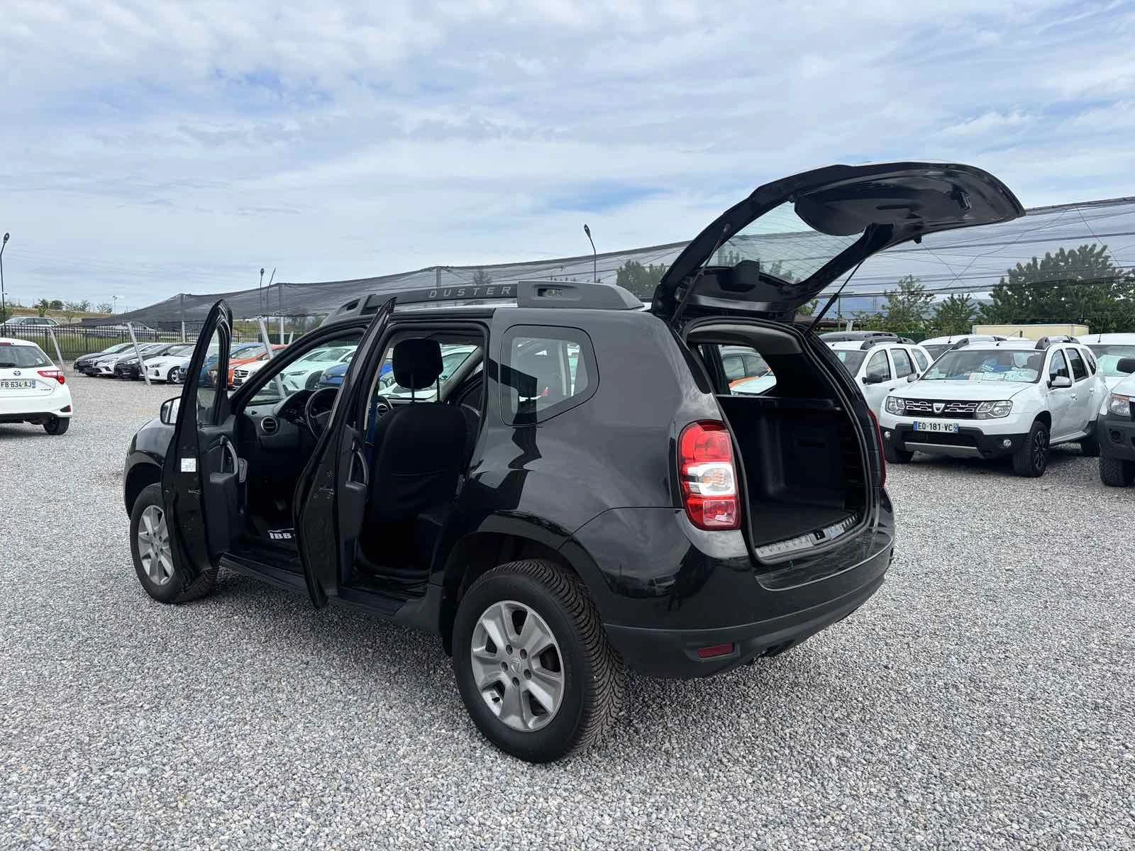 Dacia Duster 1.5, 4X4, Нов внос, снимка 7 - Автомобили и джипове - 54602682