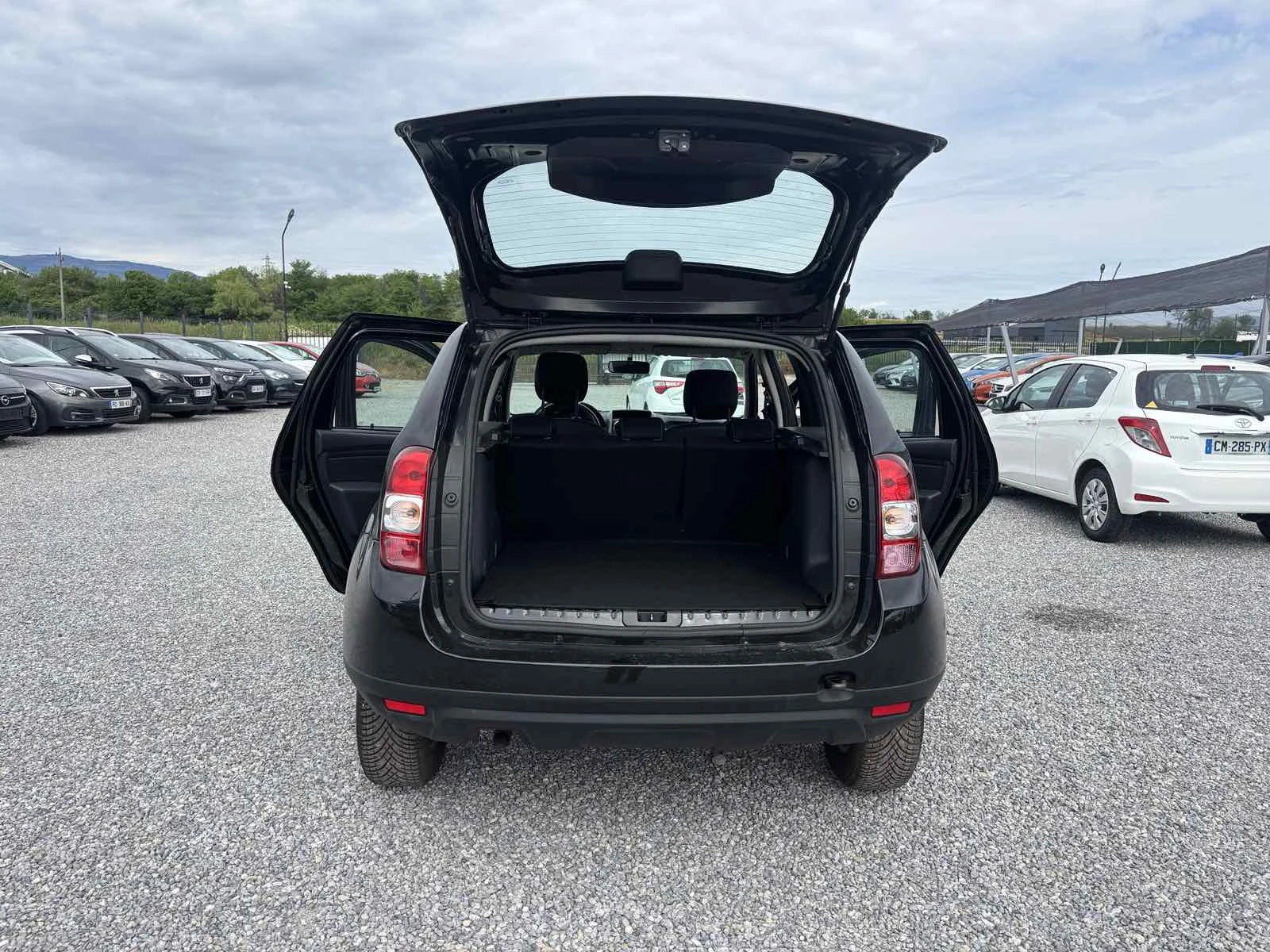 Dacia Duster 1.5, 4X4, Нов внос, снимка 9 - Автомобили и джипове - 54602682