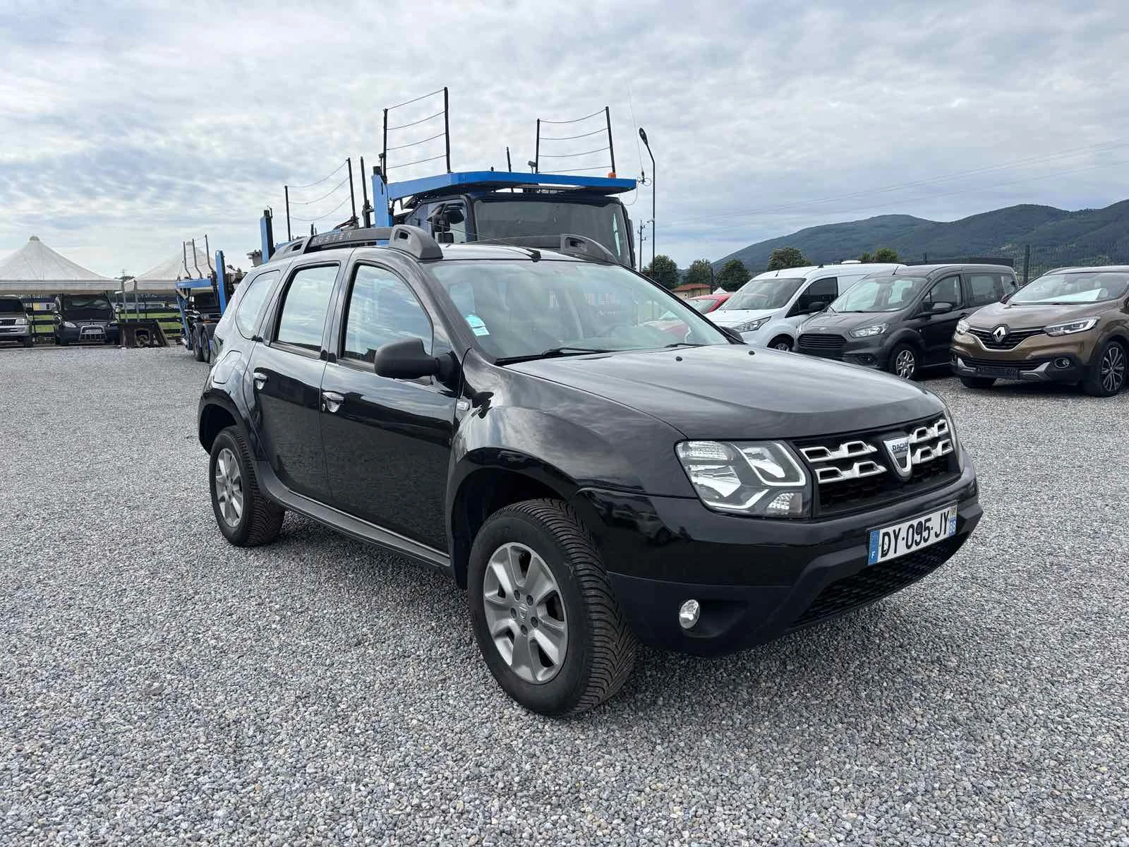 Dacia Duster 1.5, 4X4, Нов внос, снимка 2 - Автомобили и джипове - 54602682