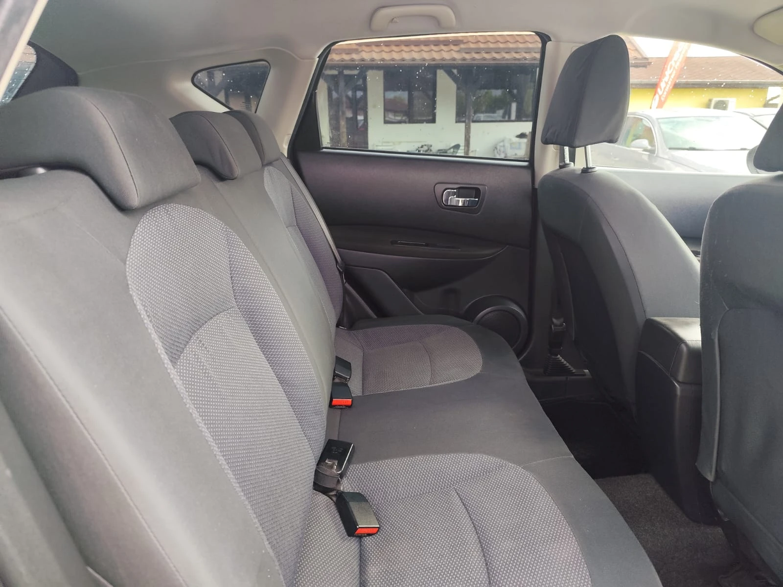 Nissan Qashqai 2.0 дизел Италия, снимка 13 - Автомобили и джипове - 55802649