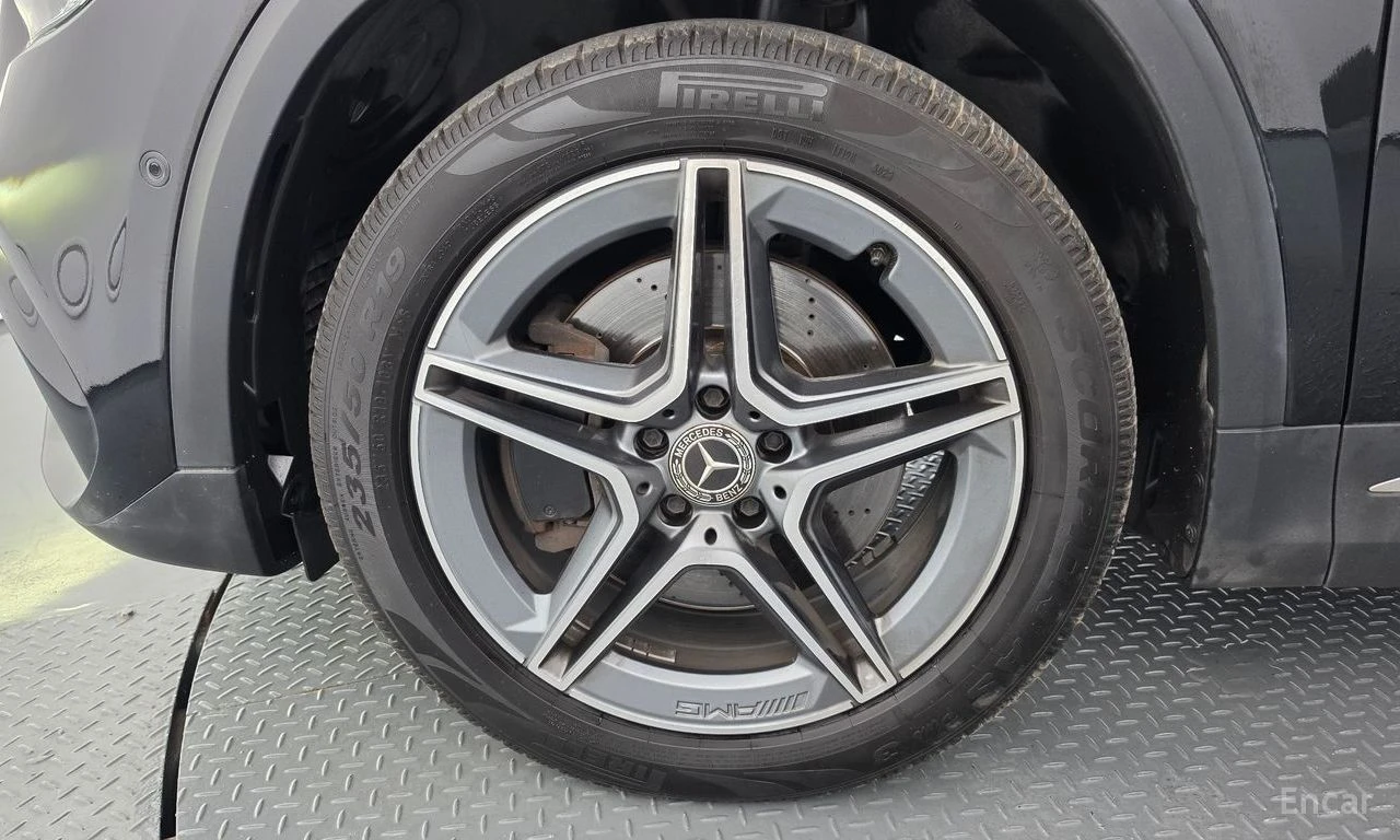 Mercedes-Benz GLA 250 AMG* LINE* 4MATIC* ДИСТРОНИК* ПОДГРЕВ* КАМЕРА* , снимка 5 - Автомобили и джипове - 56046072