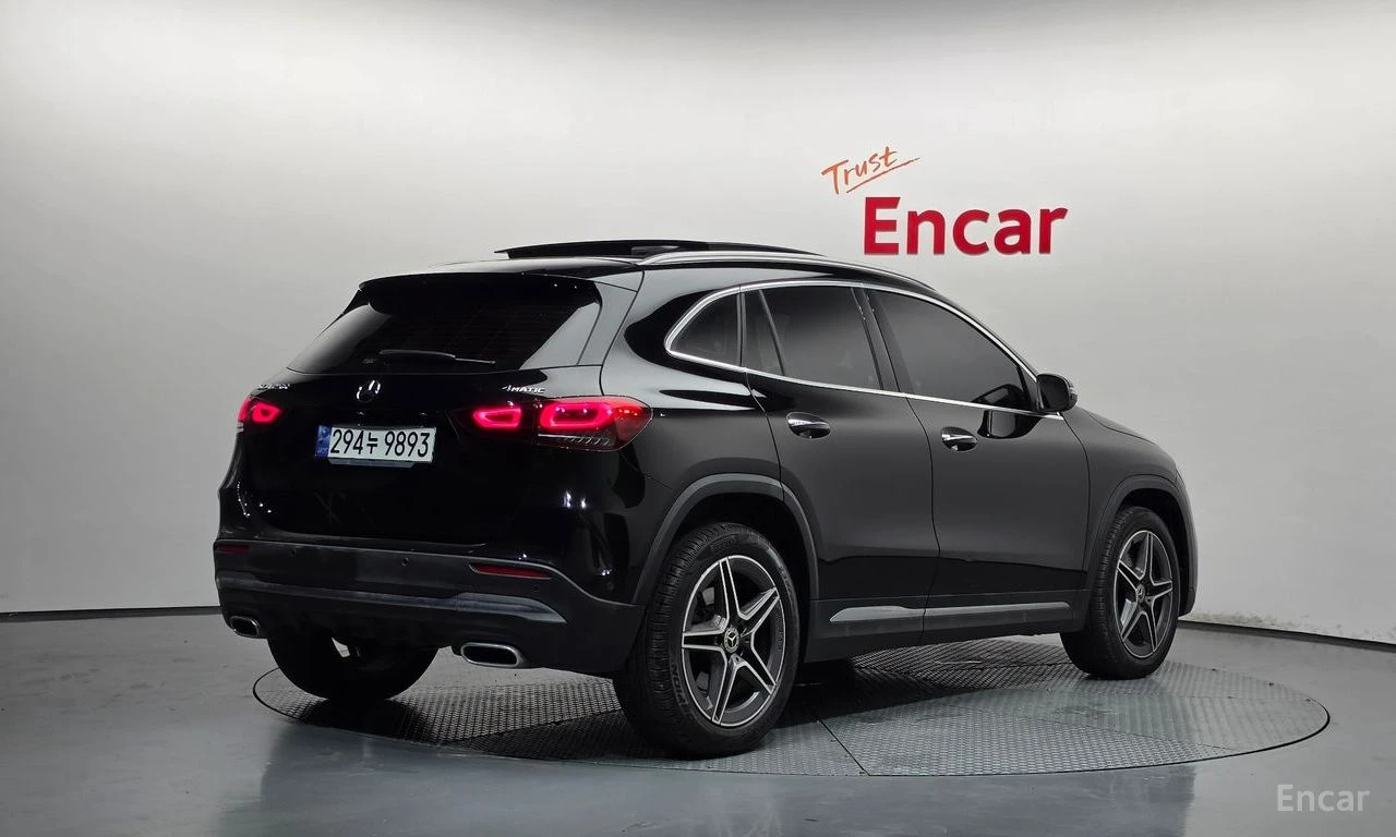 Mercedes-Benz GLA 250 AMG* LINE* 4MATIC* ДИСТРОНИК* ПОДГРЕВ* КАМЕРА* , снимка 2 - Автомобили и джипове - 56046072