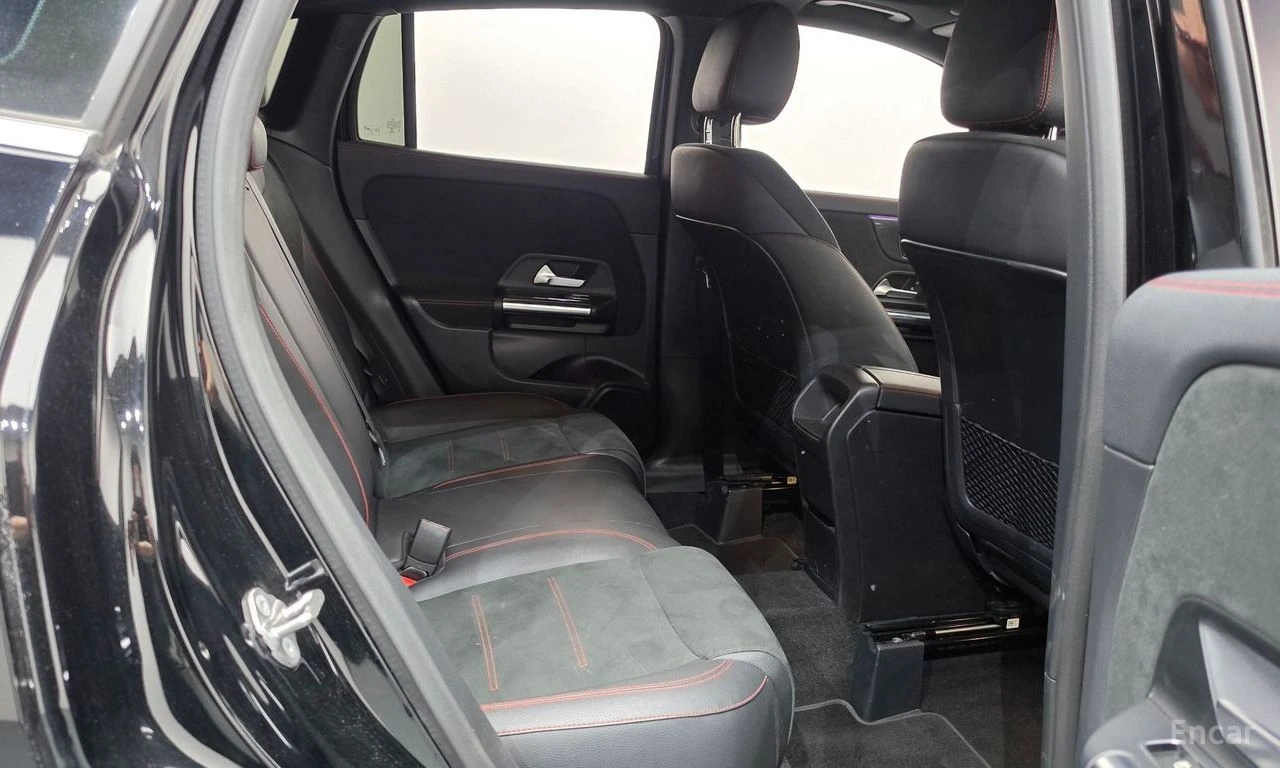 Mercedes-Benz GLA 250 AMG* LINE* 4MATIC* ДИСТРОНИК* ПОДГРЕВ* КАМЕРА* , снимка 14 - Автомобили и джипове - 56046072