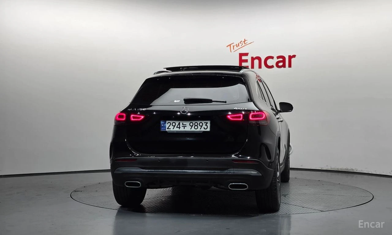 Mercedes-Benz GLA 250 AMG* LINE* 4MATIC* ДИСТРОНИК* ПОДГРЕВ* КАМЕРА* , снимка 4 - Автомобили и джипове - 56046072