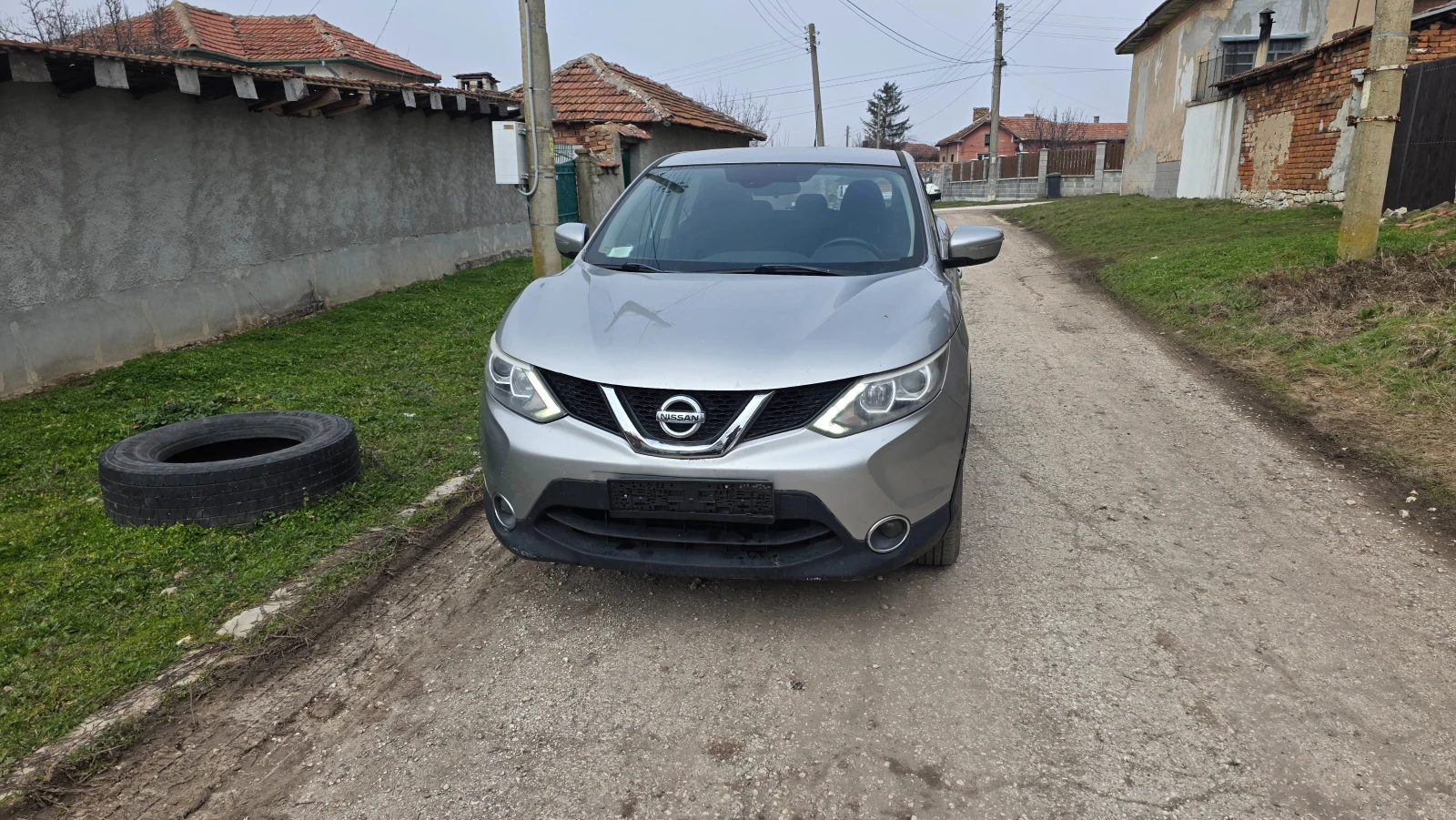 Nissan Qashqai 1.5dci, снимка 3 - Автомобили и джипове - 56728746