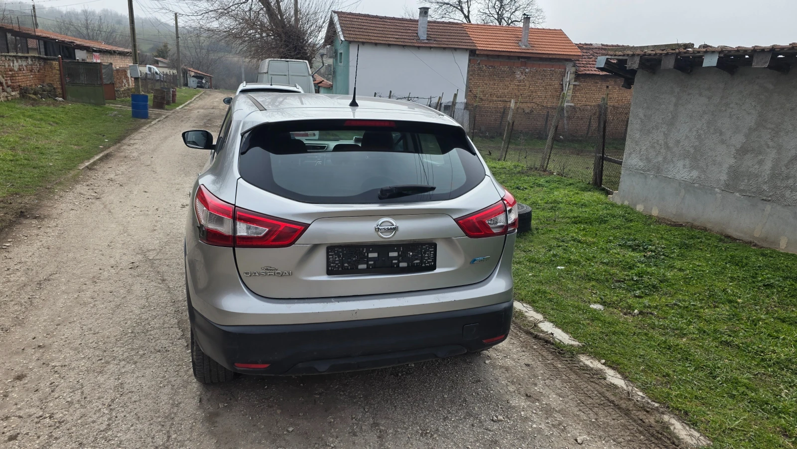Nissan Qashqai 1.5dci, снимка 5 - Автомобили и джипове - 56728746