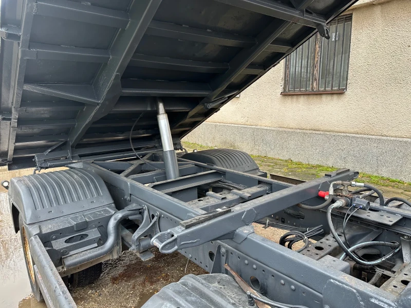 Mercedes-Benz Atego Самосвал + кран PK7000, снимка 9 - Камиони - 52586126