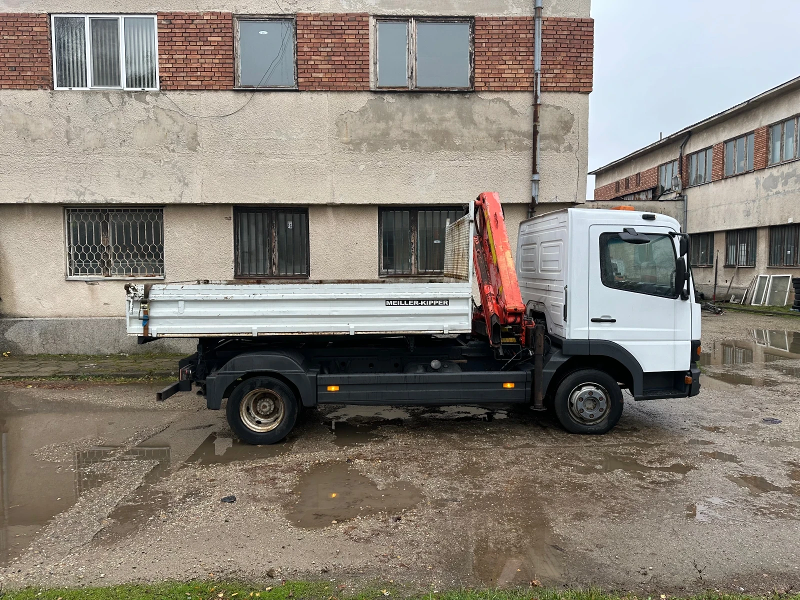 Mercedes-Benz Atego Самосвал + кран PK7000 - изображение 5