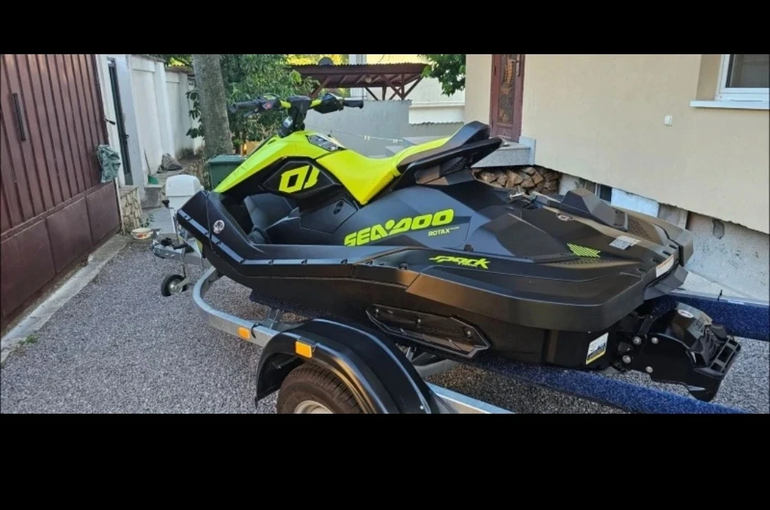 Джет Bombardier Sea Doo Spark Trixx 2023 - изображение 5