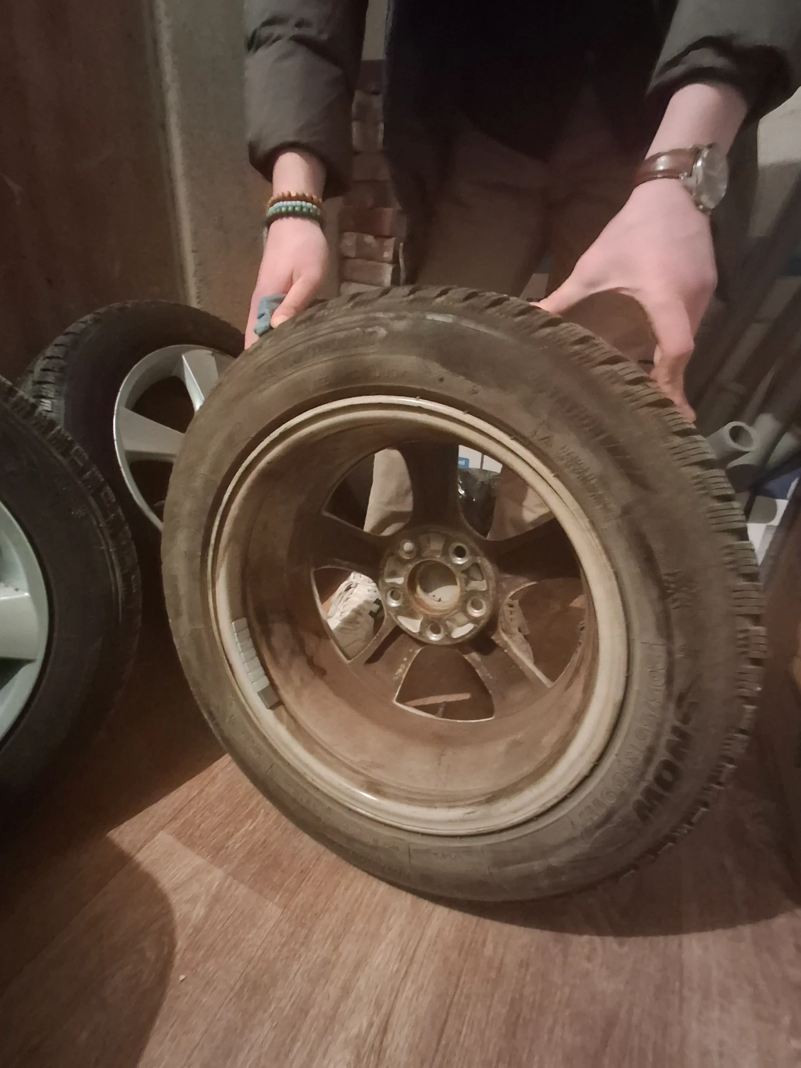 ���� � ������ 205/55R16 | Mobile.bg � ����������� 6