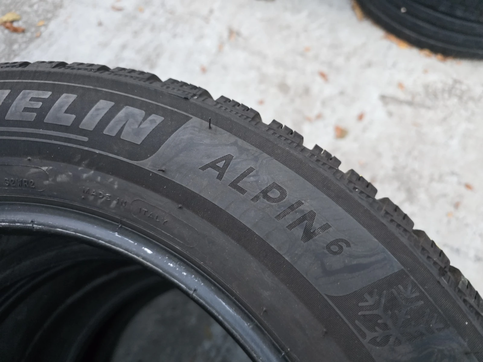 Гуми Зимни 215/60R16, снимка 5 - Гуми и джанти - 56662203