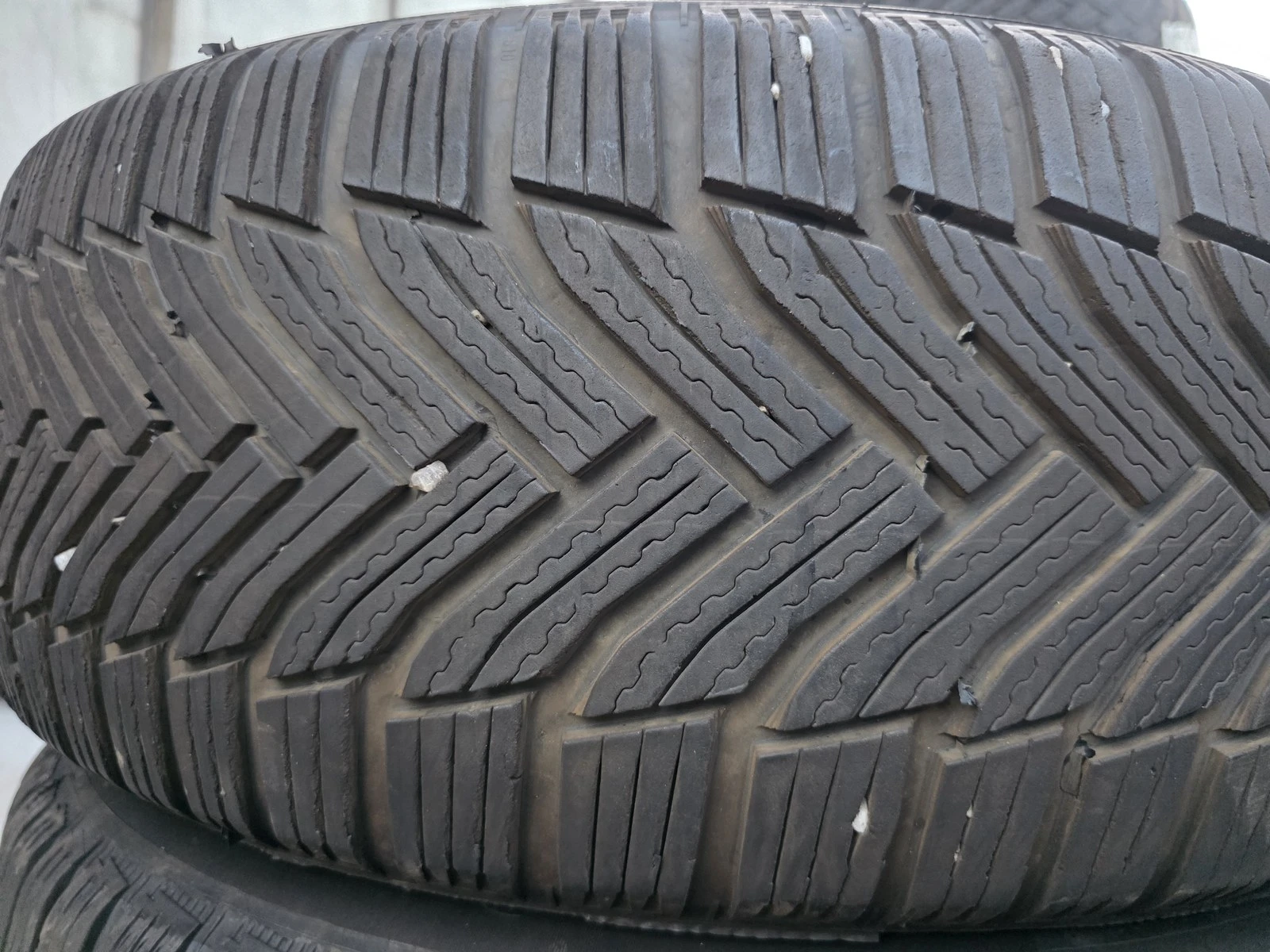 Гуми Зимни 215/60R16