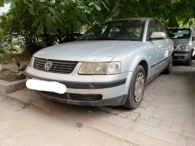VW Passat 1.6, снимка 1 - Автомобили и джипове - 45453533