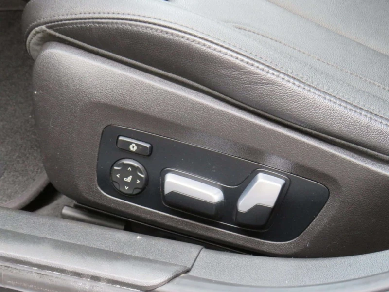 BMW 330 * xDrive * CARFAX * БЕЗ ПЪРВОНАЧАЛНА ВНОСКА, снимка 13 - Автомобили и джипове - 53234786