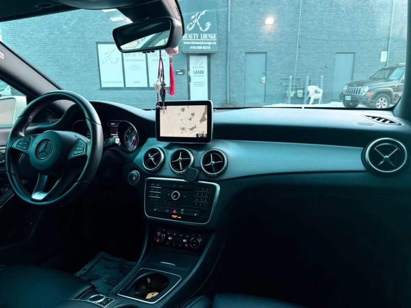 Mercedes-Benz CLA 250 AMG PACK * * CARFAX * * АВТОКРЕДИТ * * , снимка 15 - Автомобили и джипове - 53246143