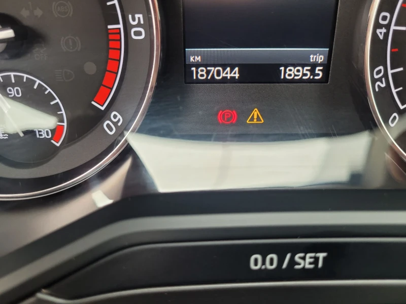 Skoda Superb 2.0 TDI 4X4 automatic , снимка 13 - Автомобили и джипове - 53561280