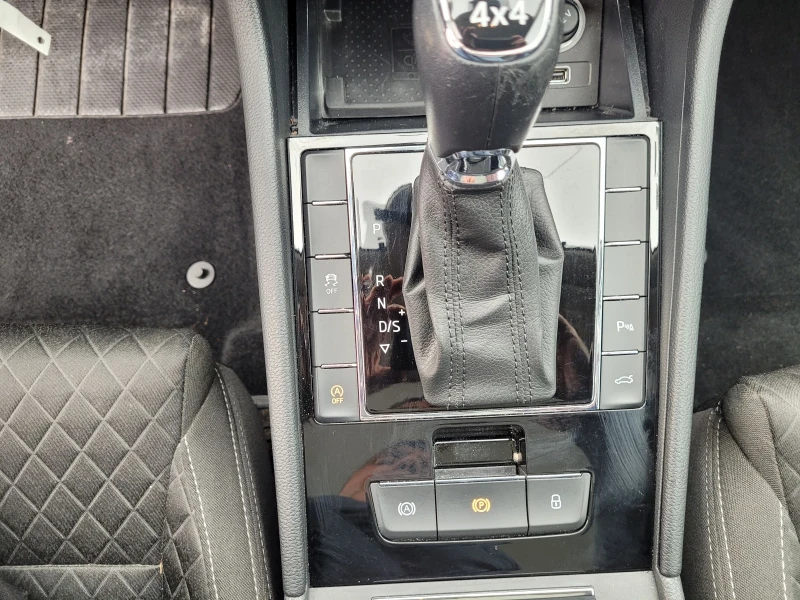 Skoda Superb 2.0 TDI 4X4 automatic , снимка 15 - Автомобили и джипове - 53561280