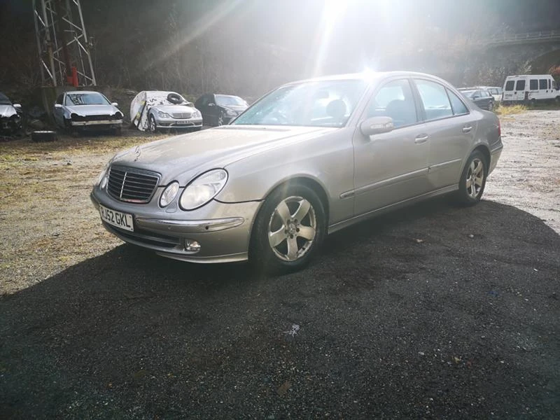 Mercedes-Benz E 270 cdi, снимка 8 - Автомобили и джипове - 47699949