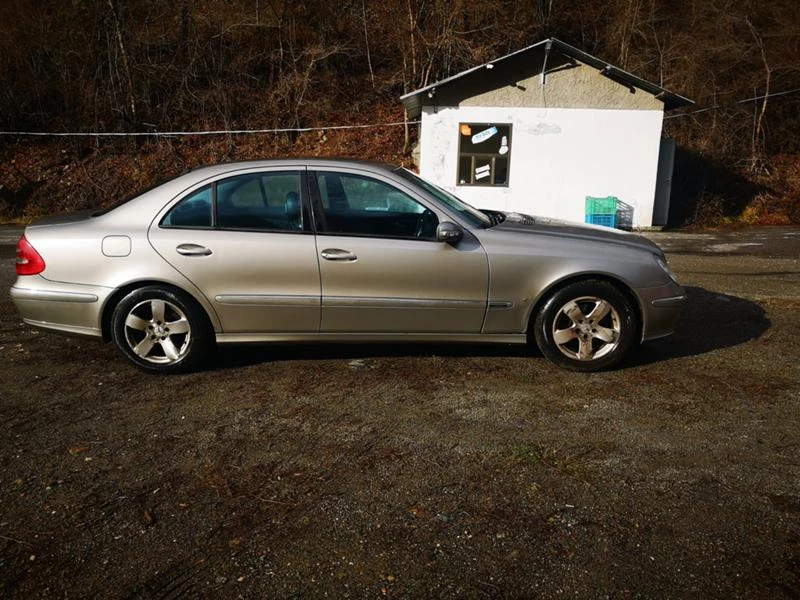 Mercedes-Benz E 270 cdi, снимка 3 - Автомобили и джипове - 47699949