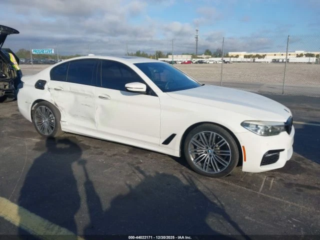 BMW 540 M* SPORT* ДИГИТАЛНО* ТАБЛО* 360КАМЕРА* LANE* ASSIS, снимка 3 - Автомобили и джипове - 53032189