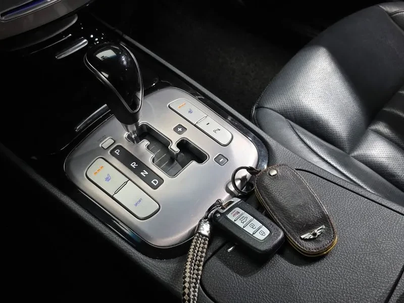 Hyundai Genesis 3.3, снимка 9 - Автомобили и джипове - 54618185
